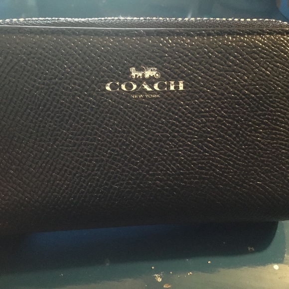 Black Leather Coach Wallet - Picture 1 of 8